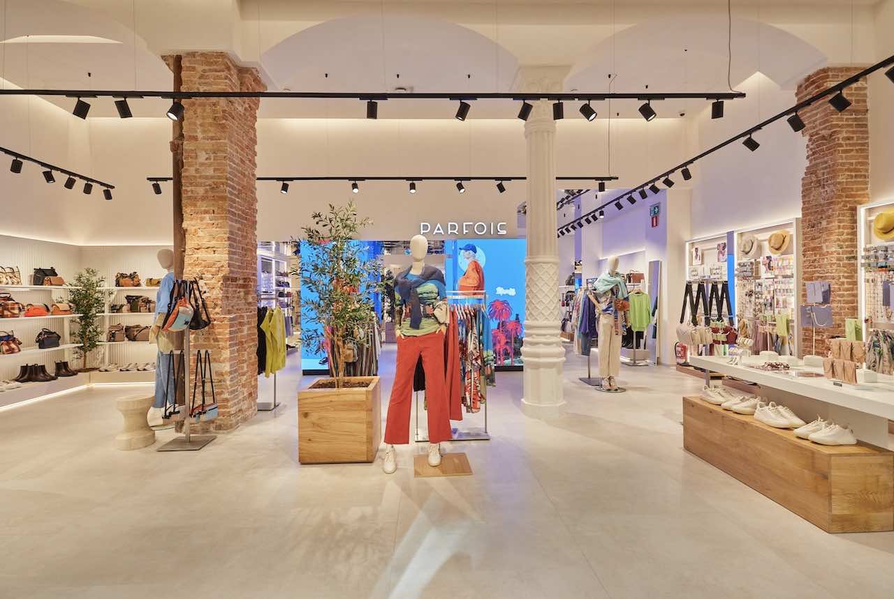 Parfois estrena nueva concept store en Portal del rodeada de | BCN FASHION PRESS®