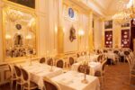 les-grands-buffets-recupera-la-tradicion-culinaria-francesa-en-un-ambiente-de-palacio-rodeado-de-lujo-11
