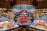 les-grands-buffets-recupera-la-tradicion-culinaria-francesa-en-un-ambiente-de-palacio-rodeado-de-lujo-3