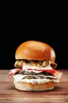 Hard-Rock-Cafe-Barcelona-lanza-la-Brava-Burger-para-la-_World-Burger-Tour_-1