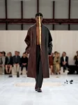 LOEWE_SS25_MW_SHOW_RUNWAY_LOOK_21_FRONT_RGB_CROPPED_3x4_21