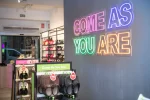 Crocs-renueva-su-tienda-en-Consell-de-Cent-y-la-convierte-en-su-nueva-flagship-2