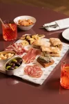 El Hotel Regina lanza los Aperitivos Italianos cada jueves en su lobby bar Gina’s Salon 1