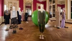 loewe_fw25_presentation_mannequins_rgb_cropped_2880x1620_42.jpg