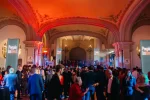 El MNAC se llena de glamour y rostros conocidos en la gala People in Red más internacional hasta la fecha 3