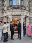 Silbon inaugura su flagship en Rambla Catalunya arropado por Rebecca Donaldson y Oriol Elcacho 4