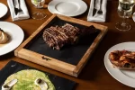 MR PORTER Barcelona el place to be donde la alta gastronomía se encuentra con la noche más sofisticada de la ciudad 3